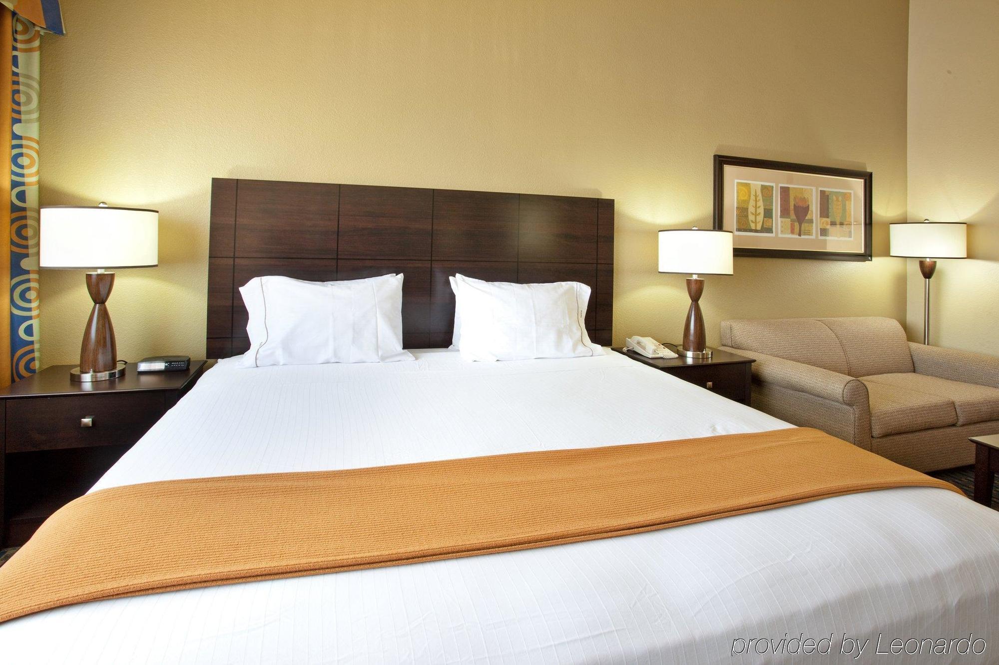 Holiday Inn Express & Suites Phoenix/Chandler Pokoj fotografie