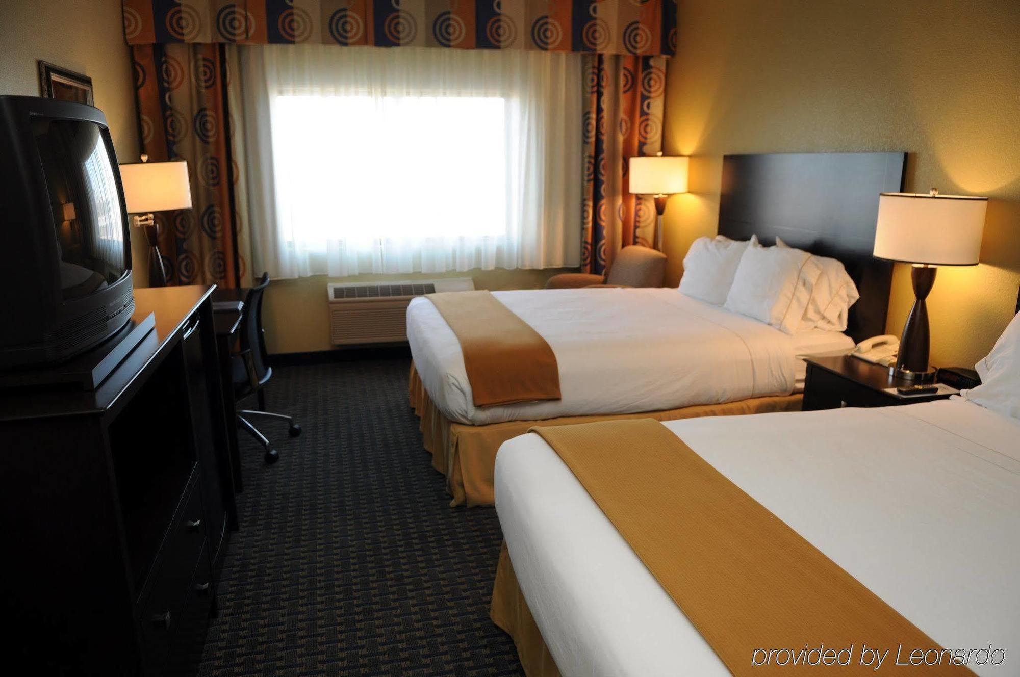 Holiday Inn Express & Suites Phoenix/Chandler Pokoj fotografie